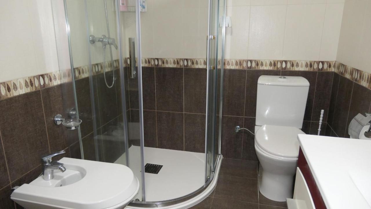Piso Leo 1 Apartment Cee Exterior photo