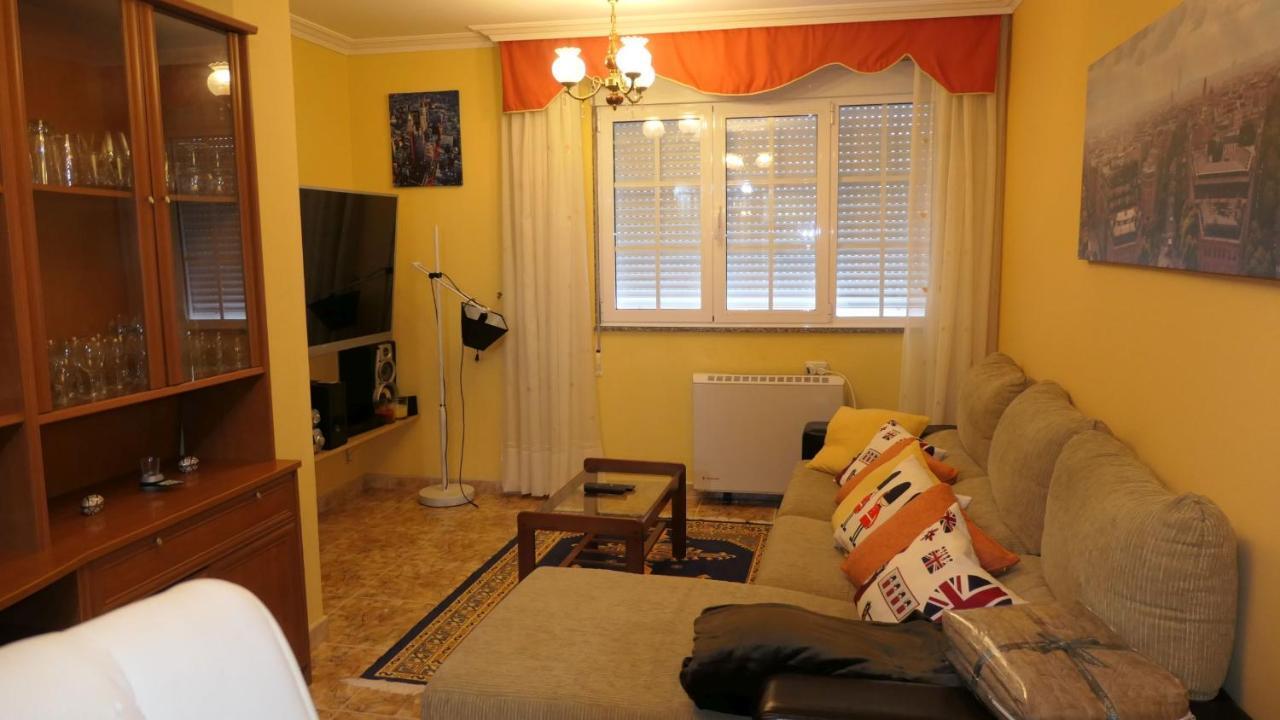 Piso Leo 1 Apartment Cee Exterior photo